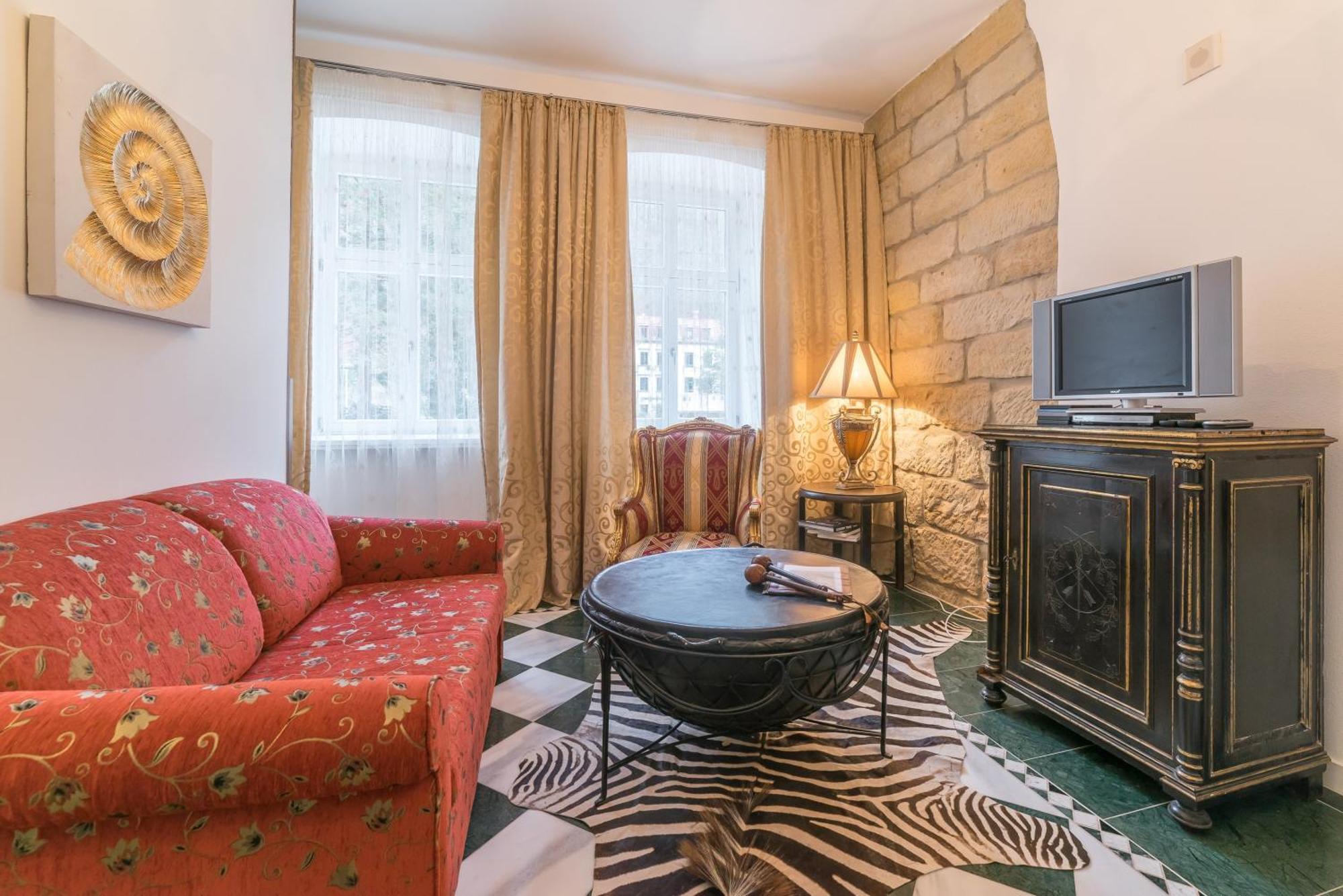 Charming Apartment With Terrace In Bad Schandau 55 Sqm Parking Esterno foto